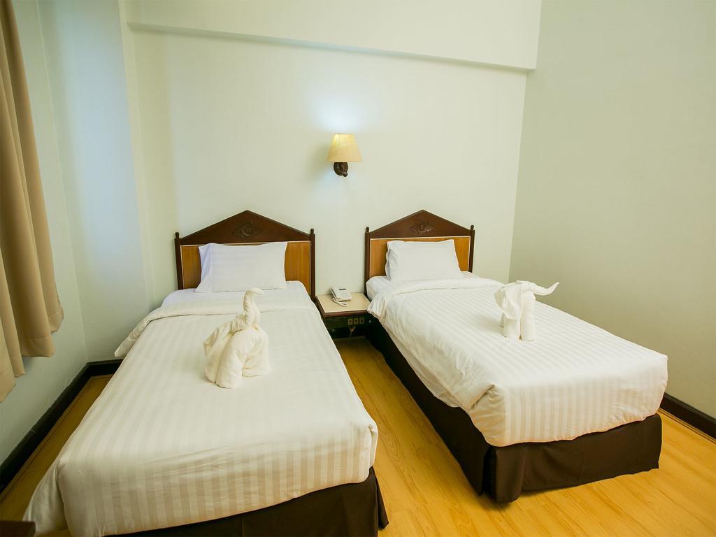 Phrae Nakara Hotel Exteriör bild