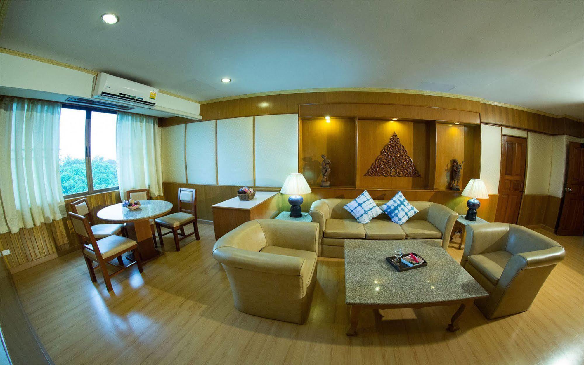 Phrae Nakara Hotel Exteriör bild