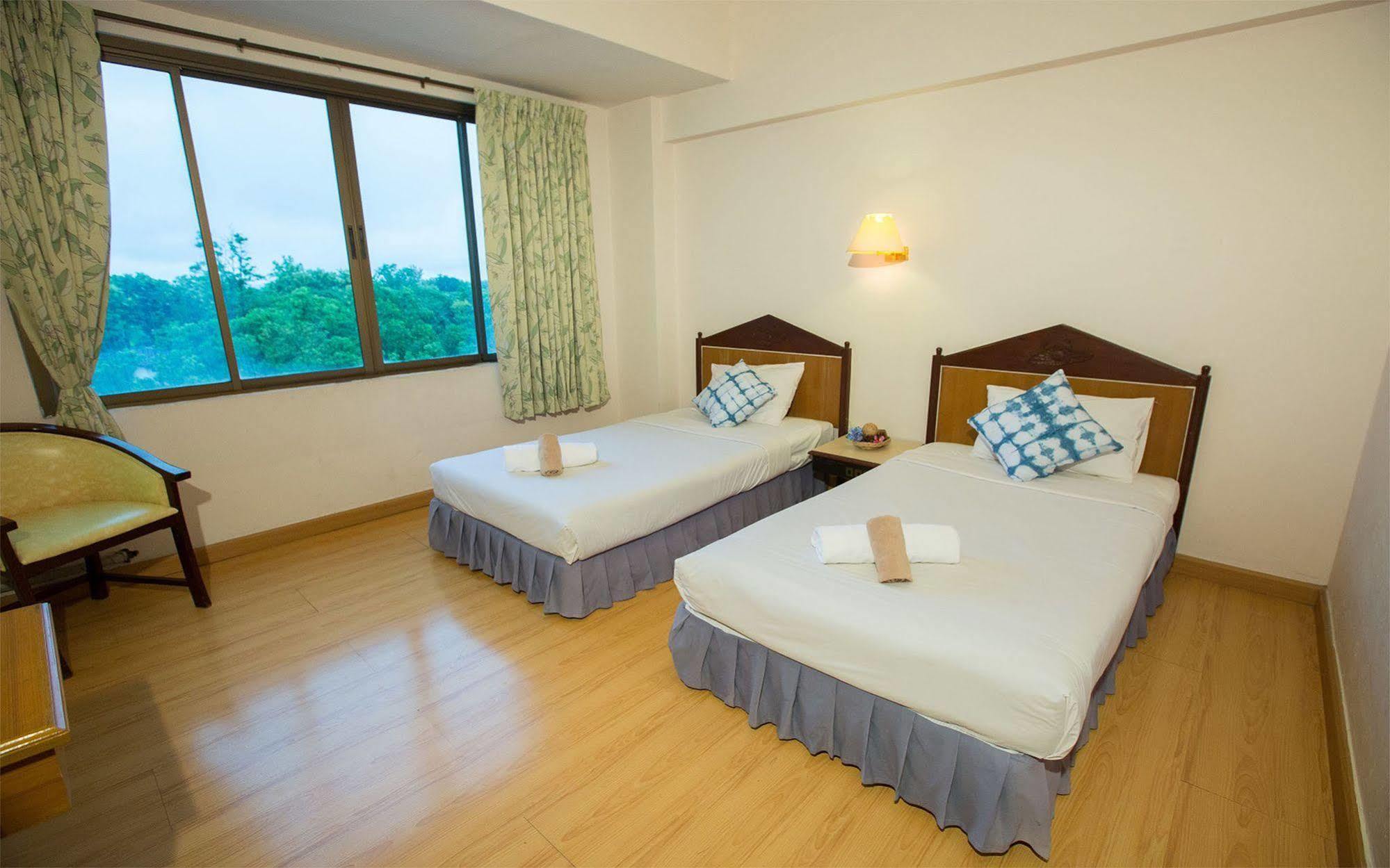 Phrae Nakara Hotel Exteriör bild