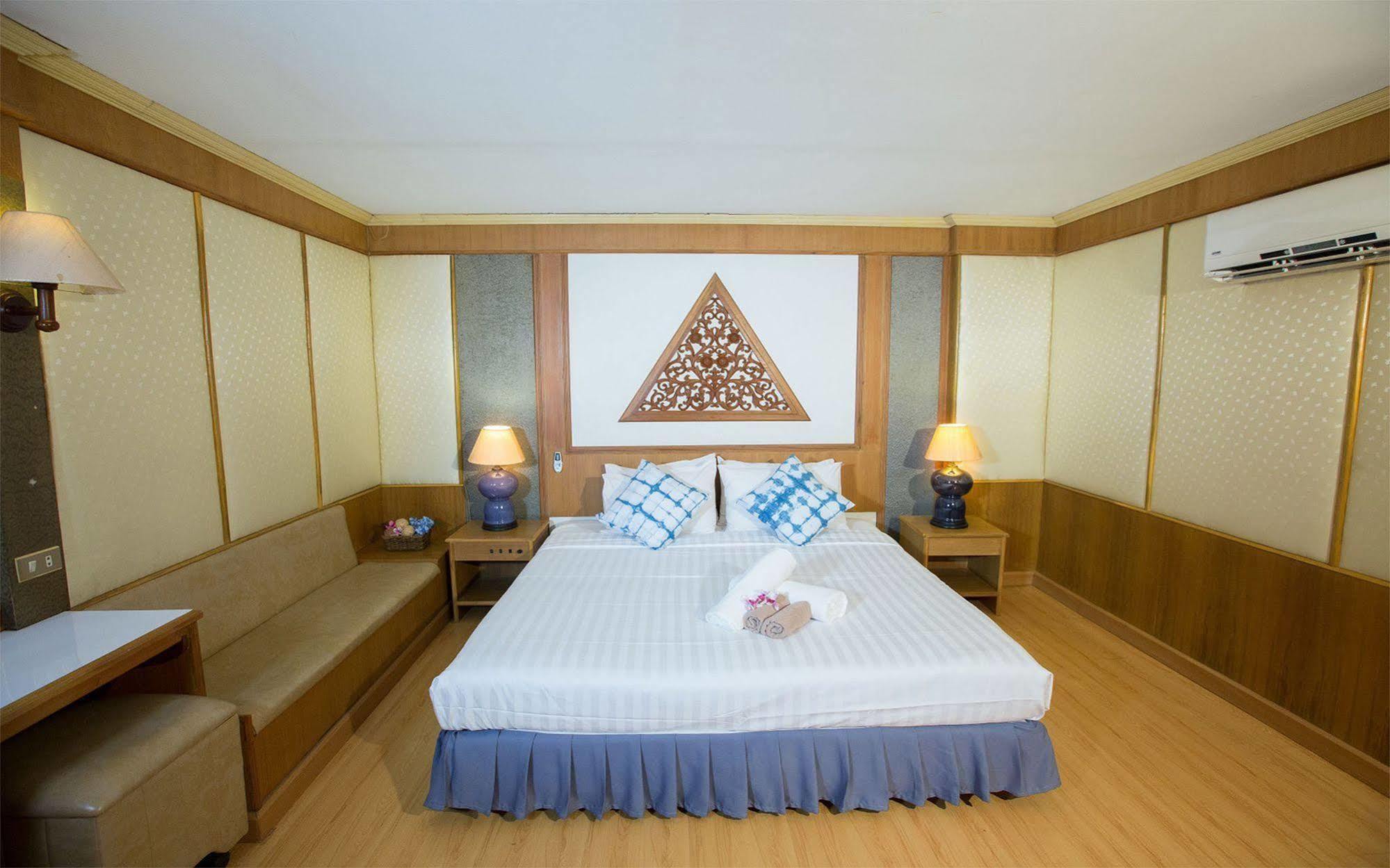 Phrae Nakara Hotel Exteriör bild