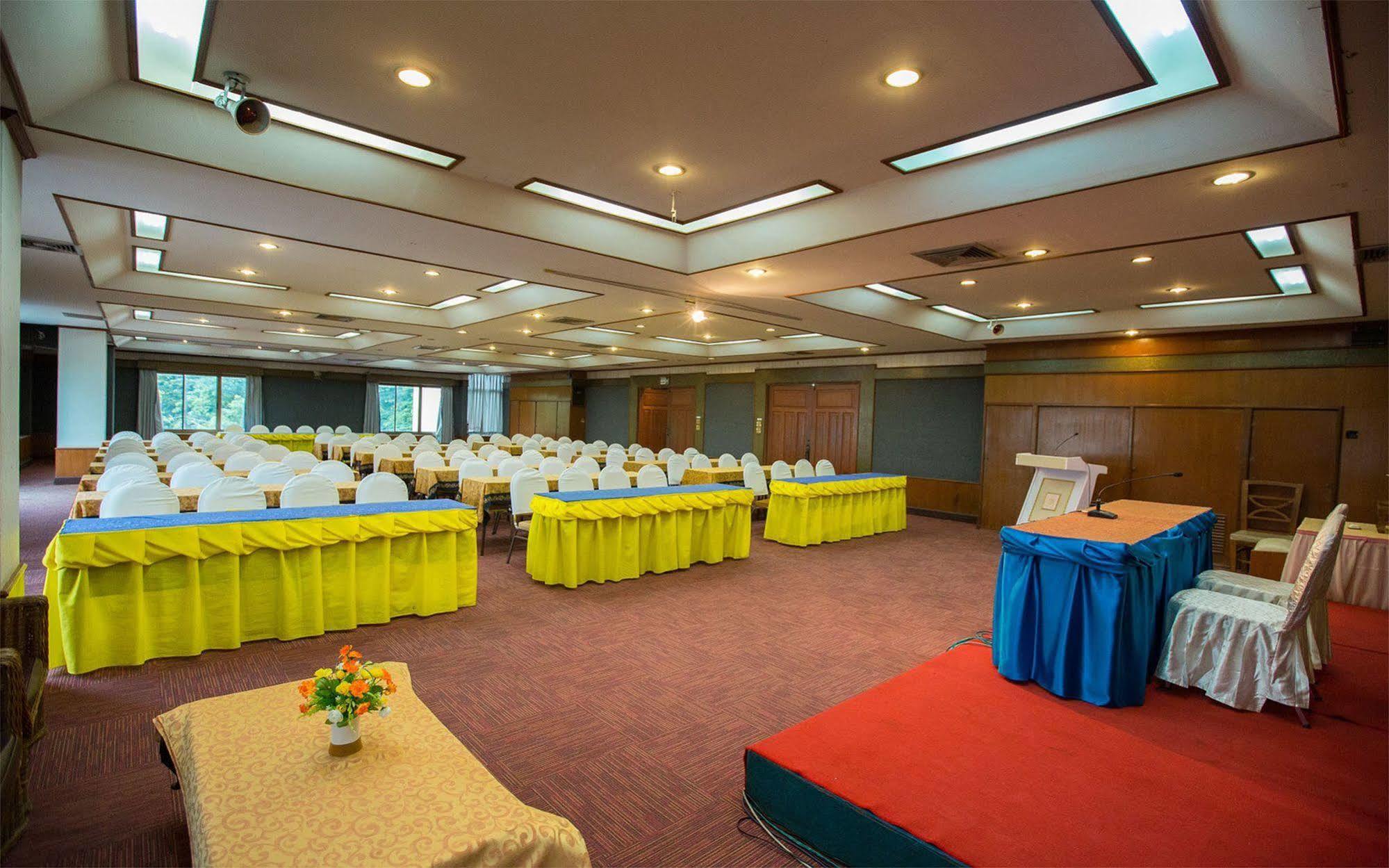 Phrae Nakara Hotel Exteriör bild